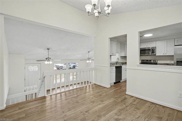 87 Stanley DR, Newport News, VA 23608