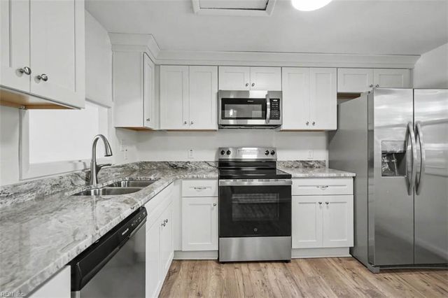 87 Stanley DR, Newport News, VA 23608