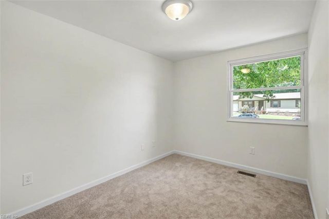 87 Stanley DR, Newport News, VA 23608