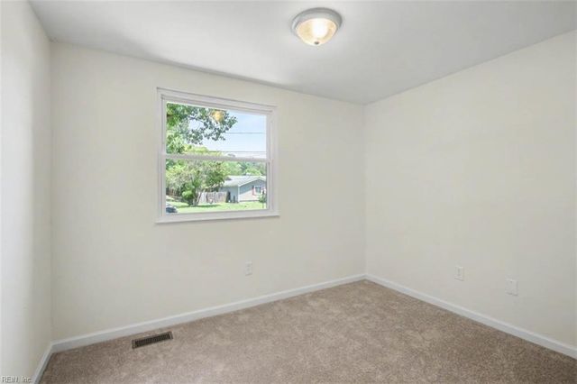 87 Stanley DR, Newport News, VA 23608