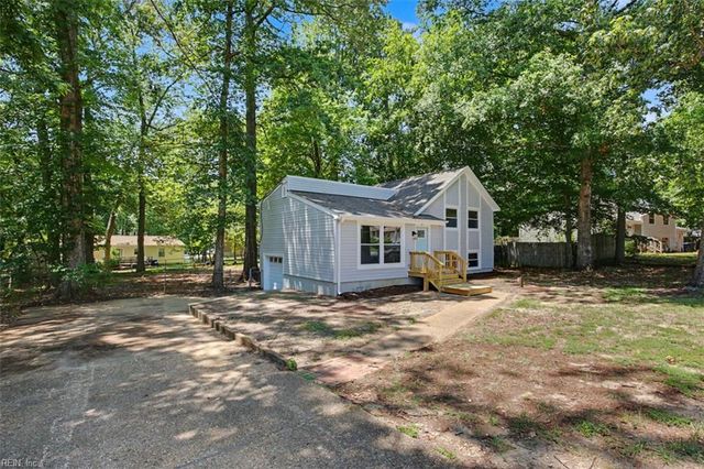 87 Stanley DR, Newport News, VA 23608