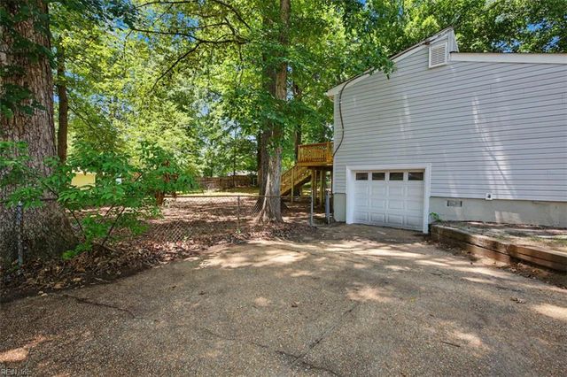 87 Stanley DR, Newport News, VA 23608