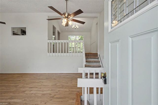 87 Stanley DR, Newport News, VA 23608