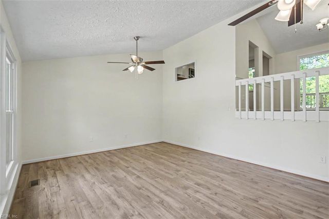 87 Stanley DR, Newport News, VA 23608