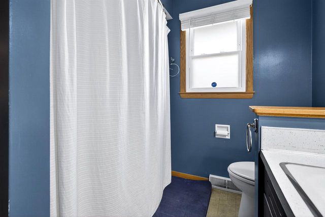 802 E FLORIDA AVENUE, Appleton, WI 54911