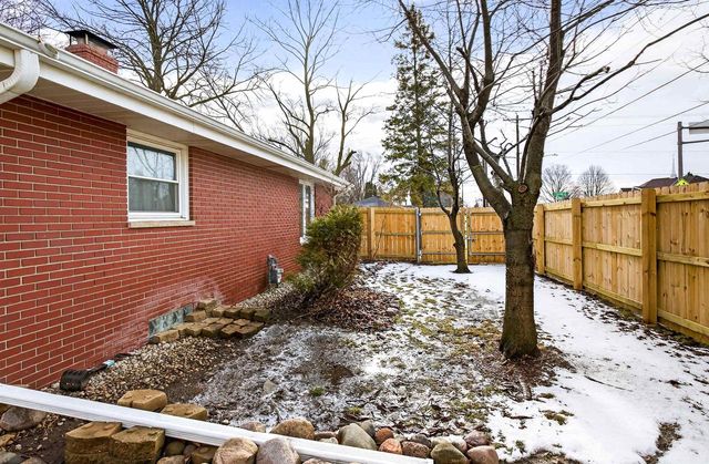 802 E FLORIDA AVENUE, Appleton, WI 54911