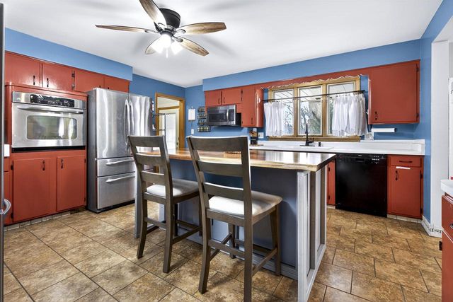 802 E FLORIDA AVENUE, Appleton, WI 54911