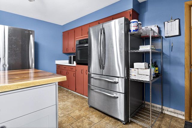 802 E FLORIDA AVENUE, Appleton, WI 54911