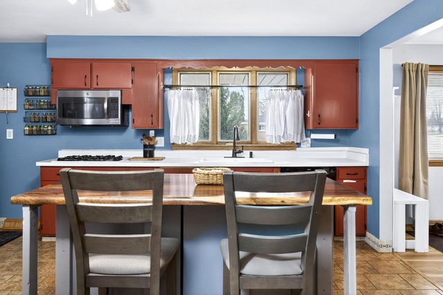 802 E FLORIDA AVENUE, Appleton, WI 54911