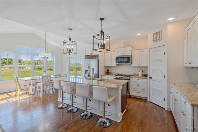 4501 Hollyshire, Clay, NY 13041