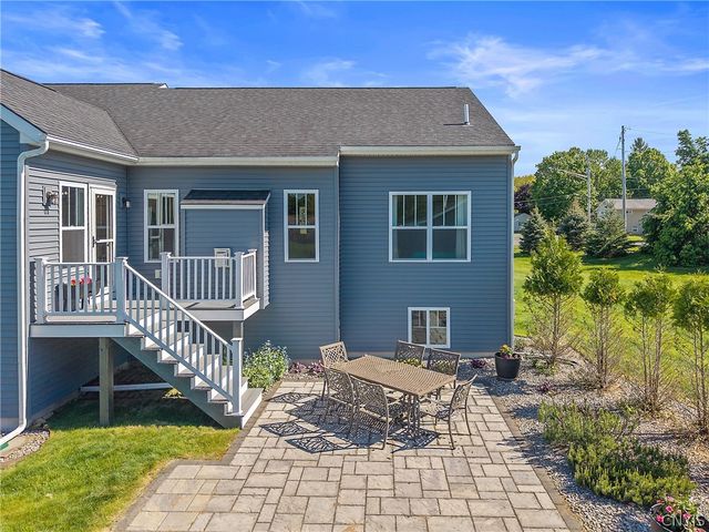 4501 Hollyshire, Clay, NY 13041