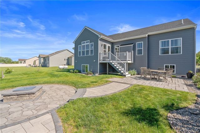 4501 Hollyshire, Clay, NY 13041