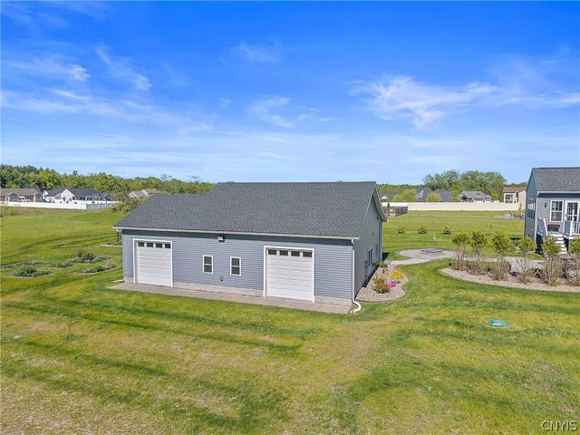 4501 Hollyshire, Clay, NY 13041