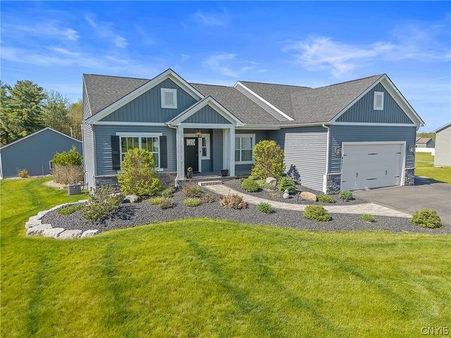 4501 Hollyshire, Clay, NY 13041