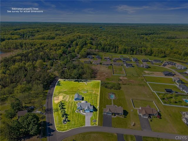 4501 Hollyshire, Clay, NY 13041