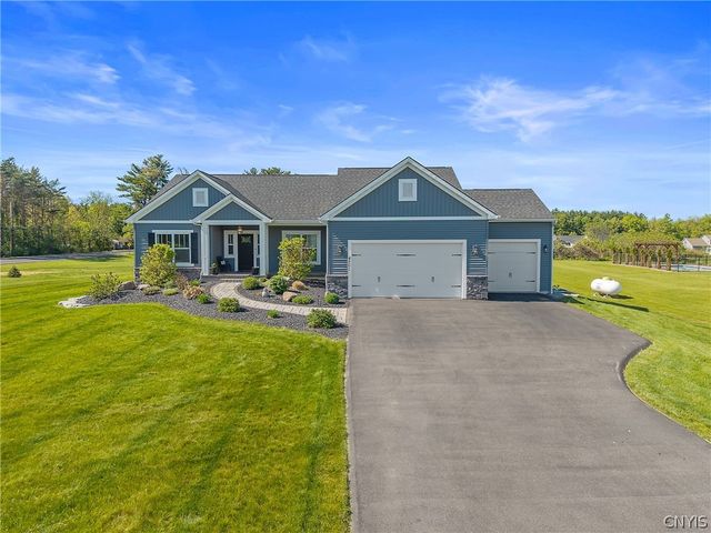4501 Hollyshire, Clay, NY 13041