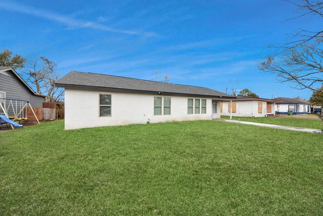 1110 Johnson Street, Pasadena, TX 77506