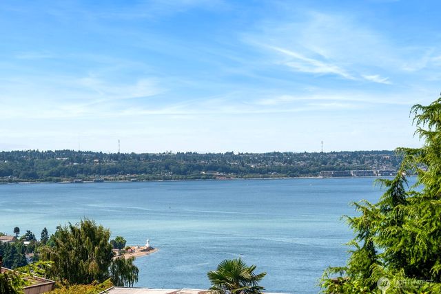 1705 61st Street NE, Tacoma, WA 98422