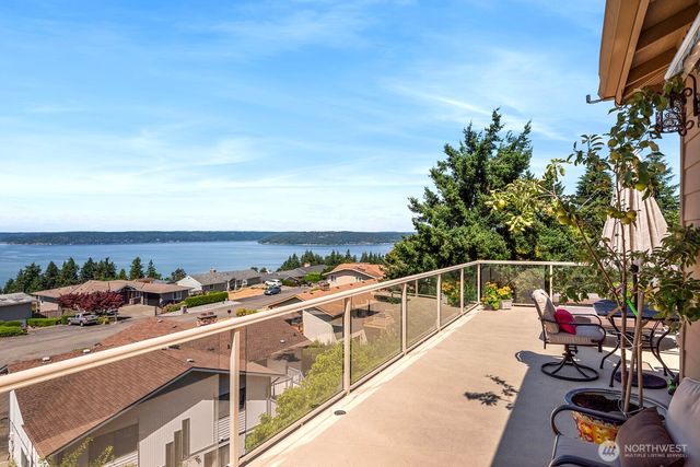 1705 61st Street NE, Tacoma, WA 98422