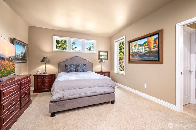 1705 61st Street NE, Tacoma, WA 98422