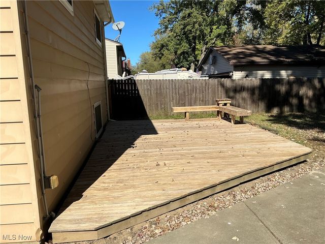 6255 Rosebelle Avenue, North Ridgeville, OH 44039