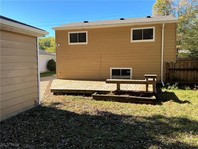 6255 Rosebelle Avenue, North Ridgeville, OH 44039