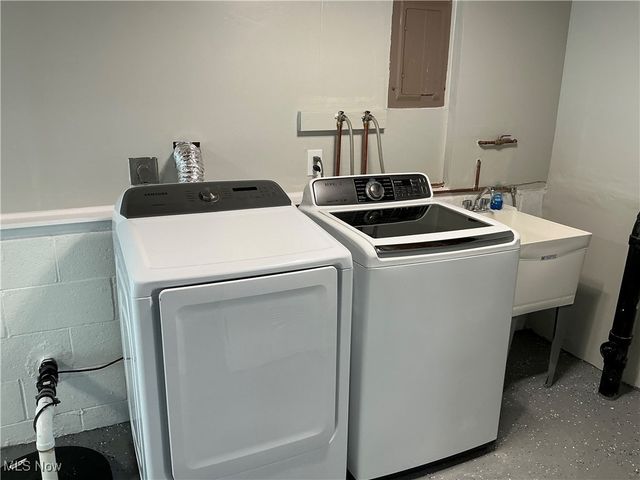 6255 Rosebelle Avenue, North Ridgeville, OH 44039