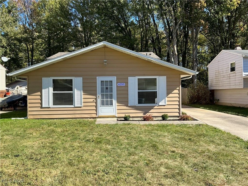 6255 Rosebelle Avenue, North Ridgeville, OH 44039