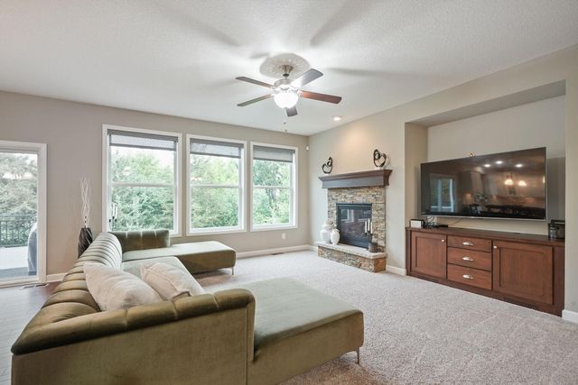 2820 White Pine Way, Stillwater, MN 55082