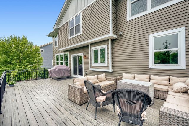 2820 White Pine Way, Stillwater, MN 55082