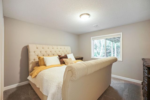 2820 White Pine Way, Stillwater, MN 55082