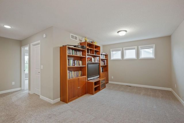 2820 White Pine Way, Stillwater, MN 55082