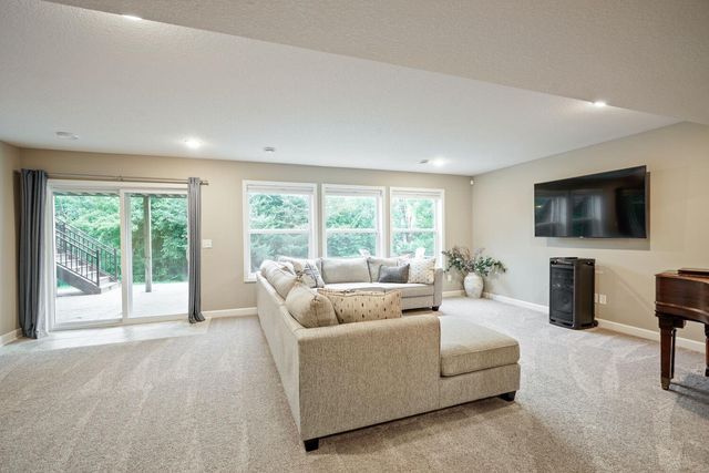 2820 White Pine Way, Stillwater, MN 55082