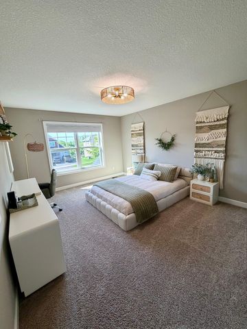2820 White Pine Way, Stillwater, MN 55082