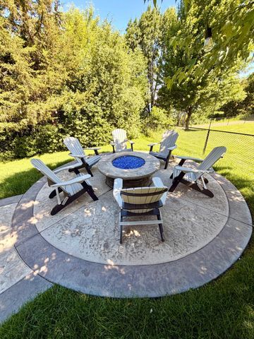 2820 White Pine Way, Stillwater, MN 55082