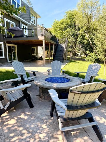 2820 White Pine Way, Stillwater, MN 55082
