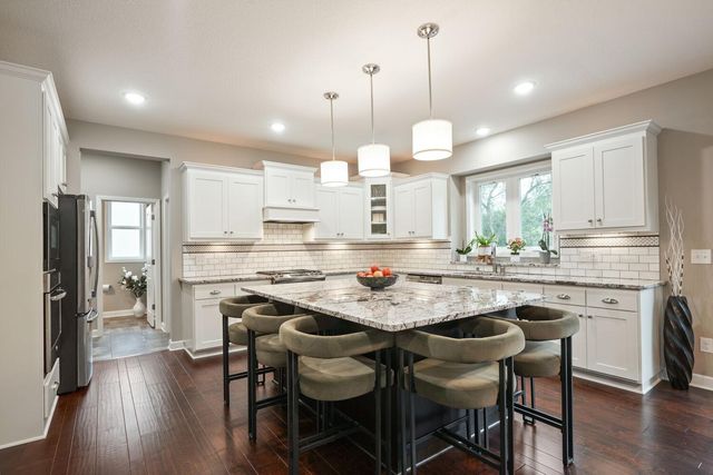 2820 White Pine Way, Stillwater, MN 55082