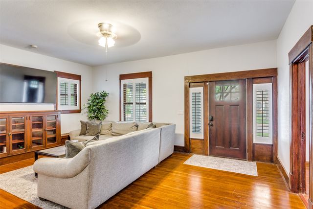 1810 5th Avenue, Fort Worth, TX 76110