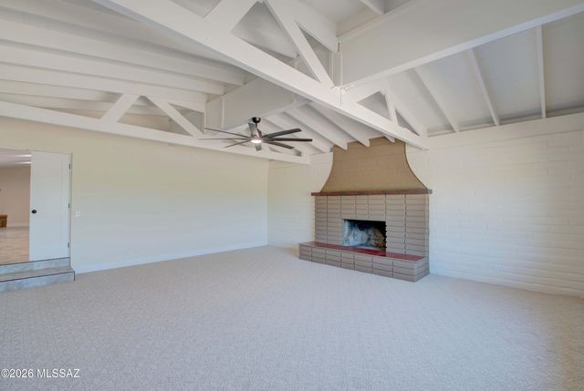 11525 E Tanque Verde Road, Tucson, AZ 85749