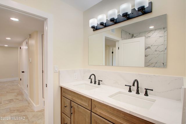 11525 E Tanque Verde Road, Tucson, AZ 85749