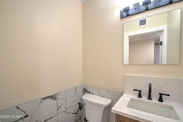 11525 E Tanque Verde Road, Tucson, AZ 85749