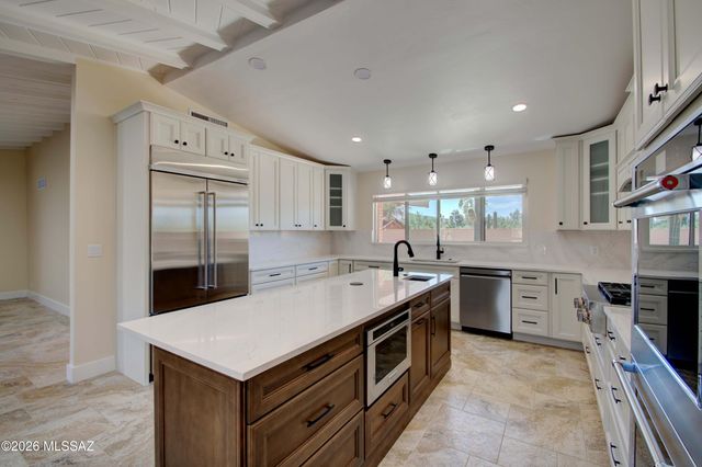 11525 E Tanque Verde Road, Tucson, AZ 85749