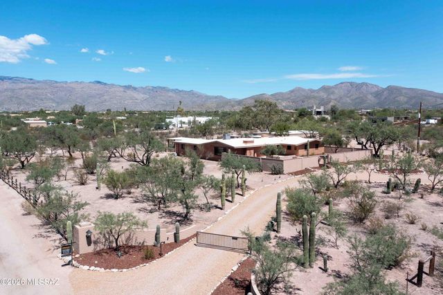 11525 E Tanque Verde Road, Tucson, AZ 85749