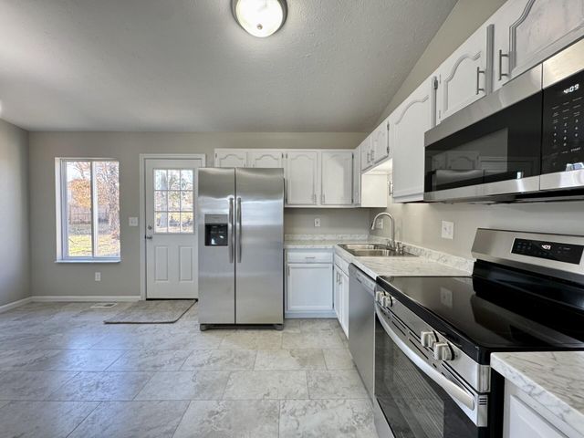 3658 Mitten Drive, Elsmere, KY 41018