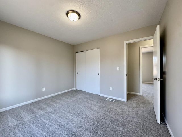 3658 Mitten Drive, Elsmere, KY 41018