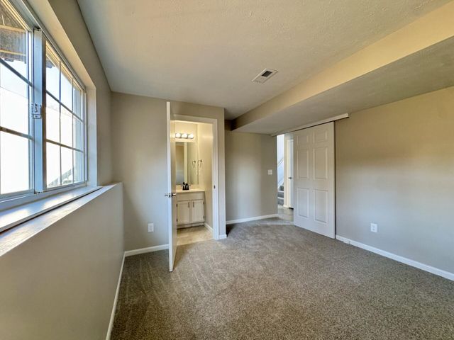 3658 Mitten Drive, Elsmere, KY 41018