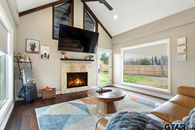237 Hideaway Ln, Hideaway, TX 75771