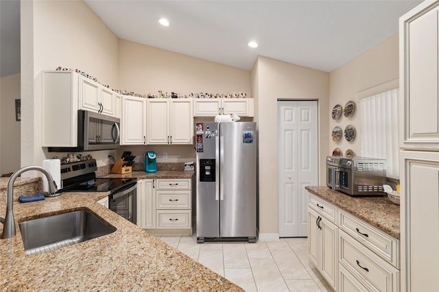 13581 SW 48TH COURT, Ocala, FL 34473