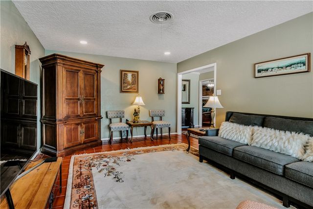 506 Greenway Dr, Corpus Christi, TX 78412