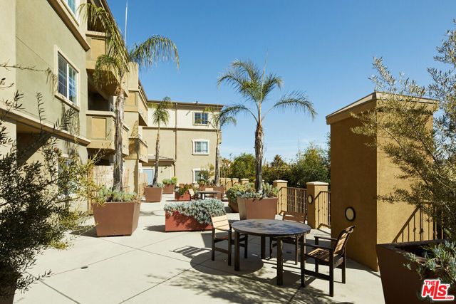 1408 W WASHINGTON Boulevard 206, Los Angeles, CA 90007
